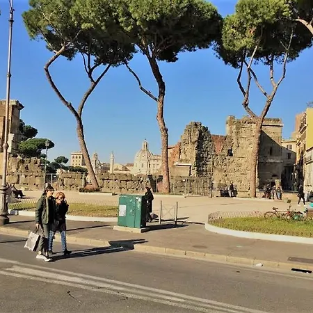 Colosseum By Alice Apartment